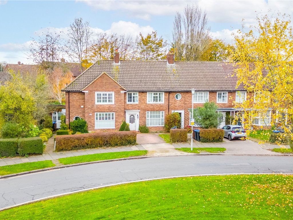 3 bed terraced house for sale in Stanborough Green, Welwyn Garden City