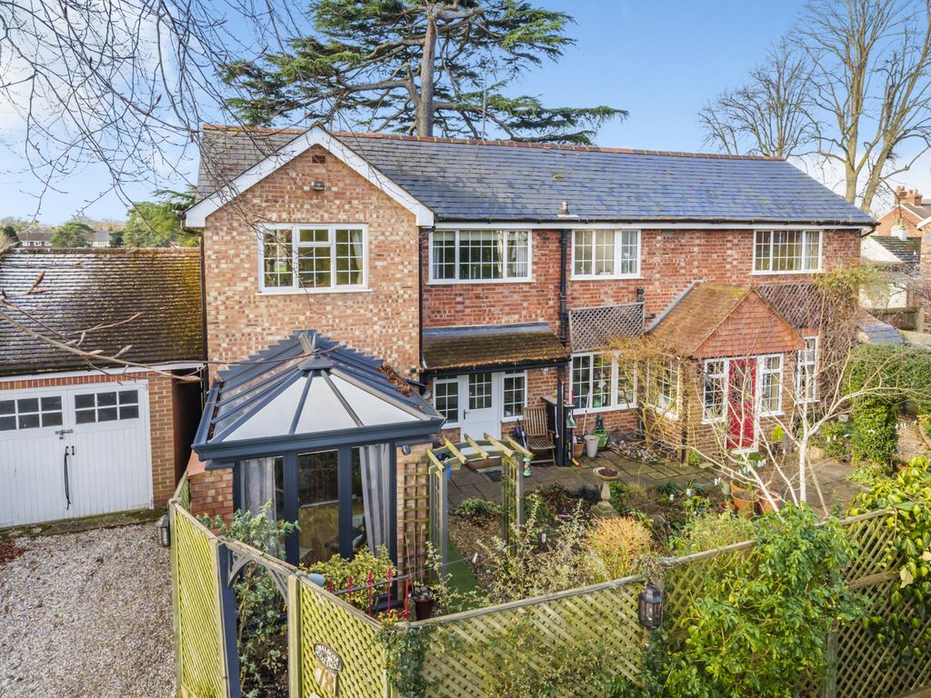 4 bed detached house for sale in Alexandra Road, Farnborough GU14 Zoopla