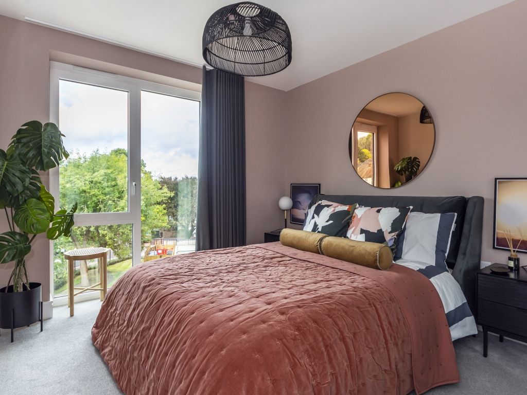 1 bed flat to rent in Kooky High Desborough Road, High