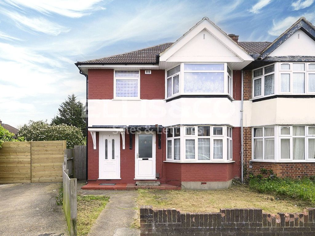 2 bed for sale in Everton Drive, Stanmore, Middlesex HA7, £349,950 Zoopla