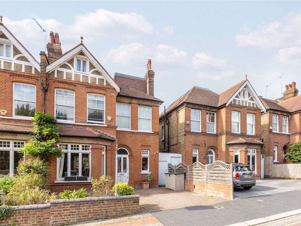 Akehurst Street, London SW15