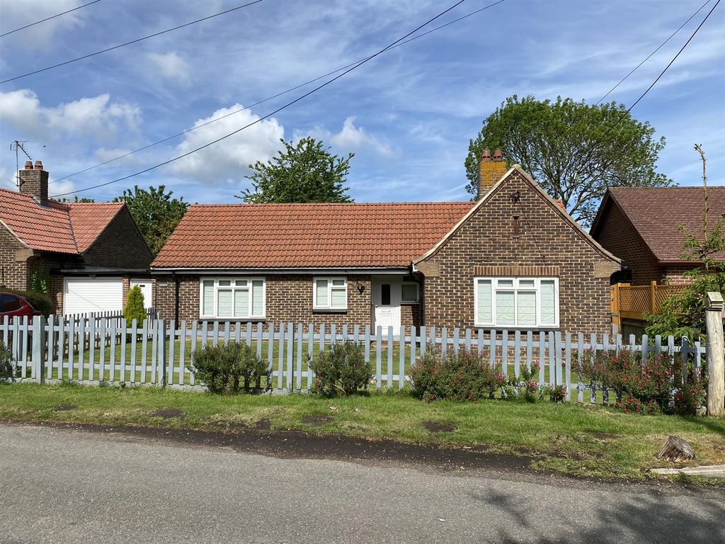 2 bed bungalow to rent in Church Road, Cobham, Gravesend DA13 Zoopla