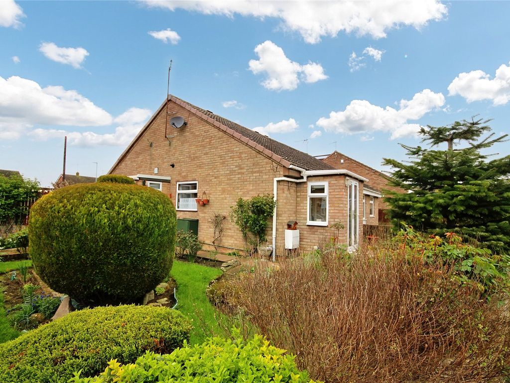 2 bed bungalow for sale in Churchill Grove, Tewkesbury, Gloucestershire