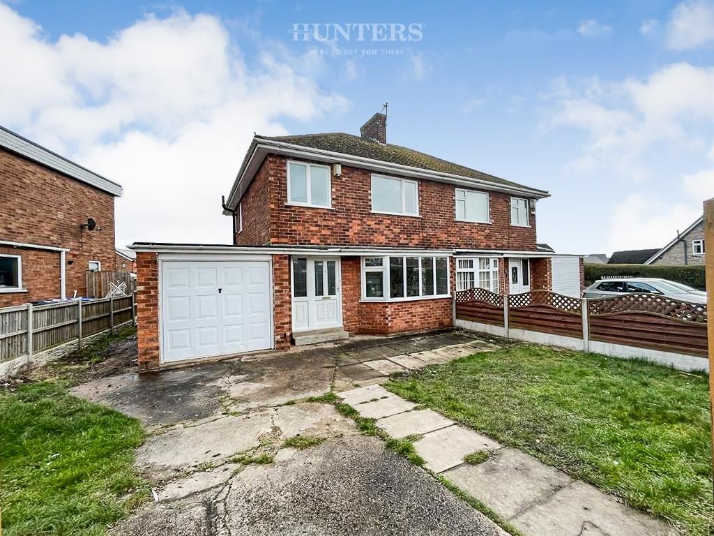 3 bed semidetached house for sale in Dorton Avenue, Gainsborough DN21