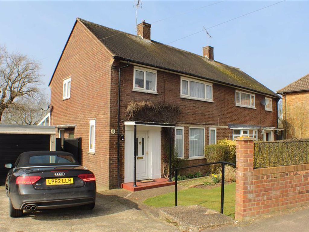 3 bed semidetached house for sale in Stapleton Road, Borehamwood