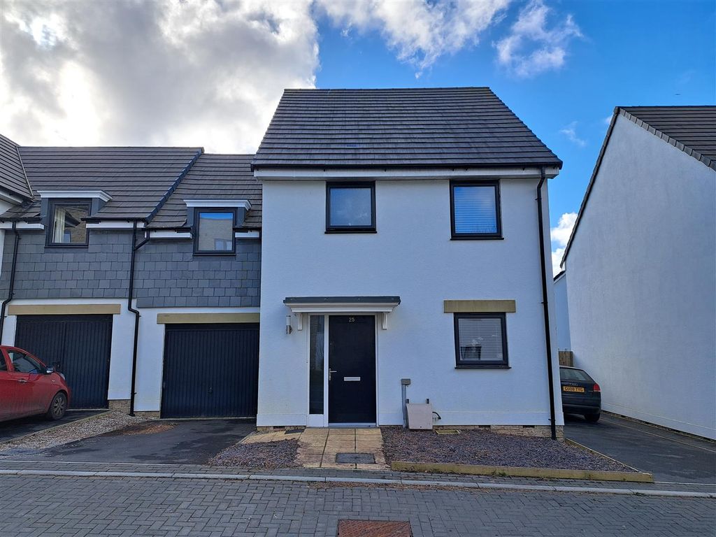 4 bed semidetached house for sale in Centenary Way, Penzance TR18 Zoopla