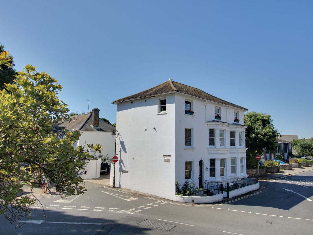 2 bed flat for sale in Church Street, ShorehamBySea, West Sussex BN43