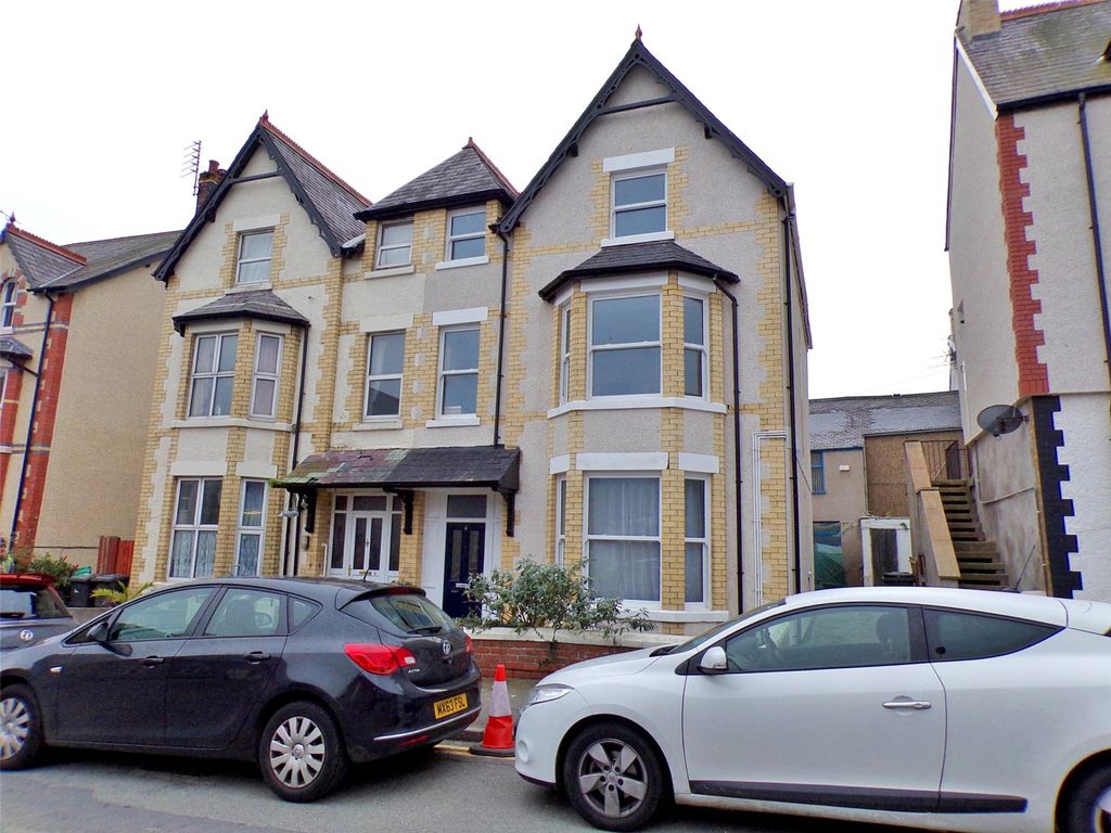 2 bed flat for sale in Lawson Road, Colwyn Bay, Conwy LL29 Zoopla