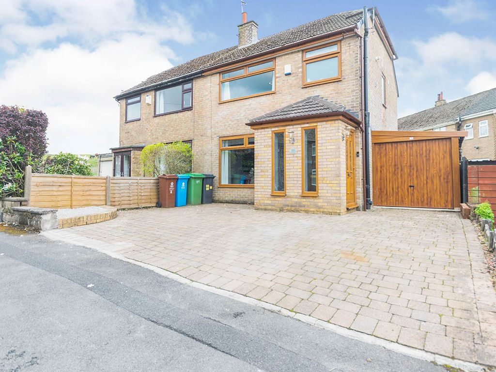 3 bed semidetached house for sale in Haugh Hill Road, Oldham, Greater