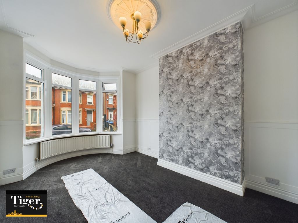 3 bed semidetached house for sale in Rose Avenue, Blackpool FY1, £