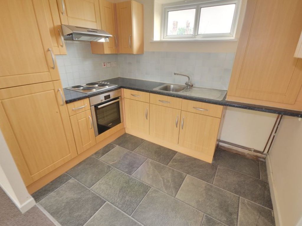 2 bed flat to rent in Aire Street Mews, Knottingley WF11, £550 pcm Zoopla