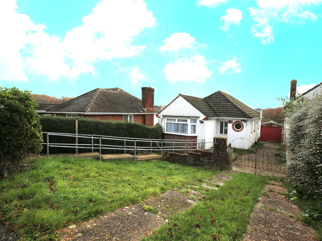 2 bed bungalow for sale in St Aubins Avenue, Sholing, Southampton