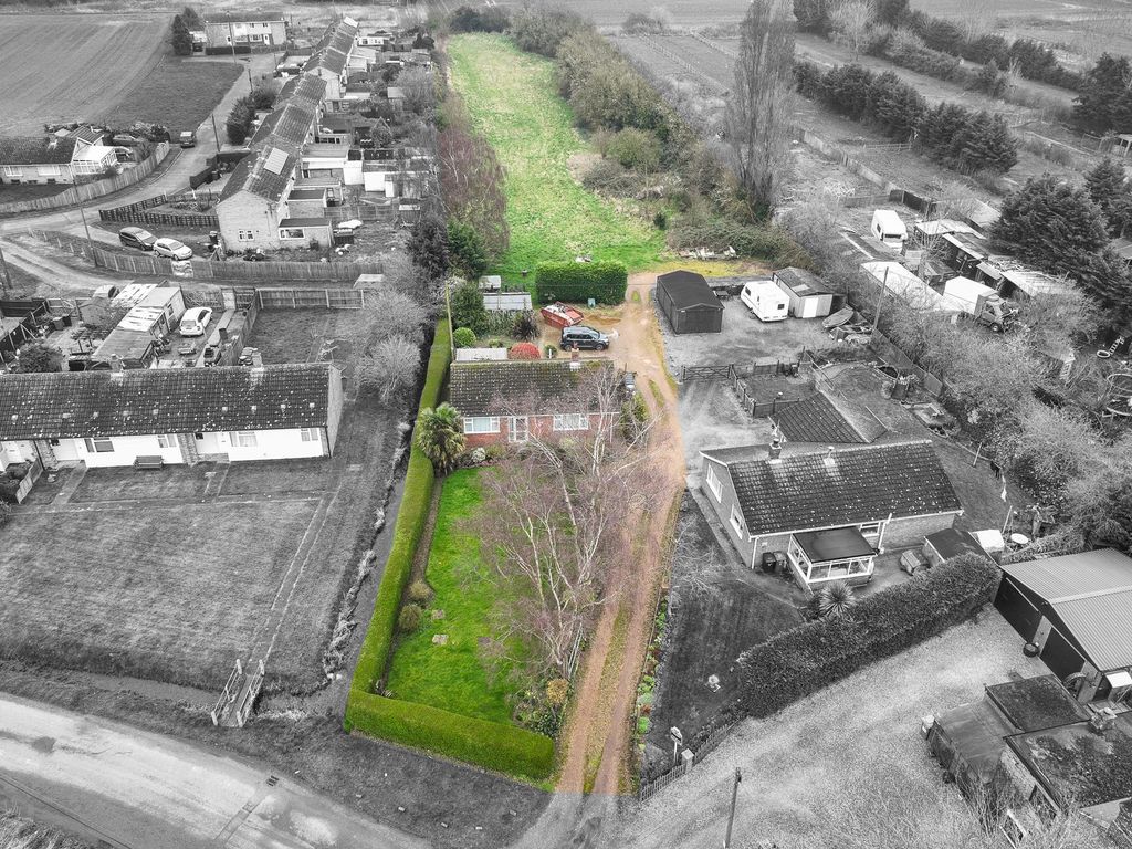 3 bed detached bungalow for sale in Station Road, Walpole St. Andrew