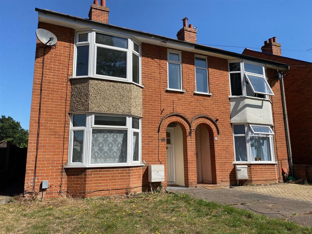 3 bed semidetached house to rent in Heath Road, Colchester CO3 Zoopla