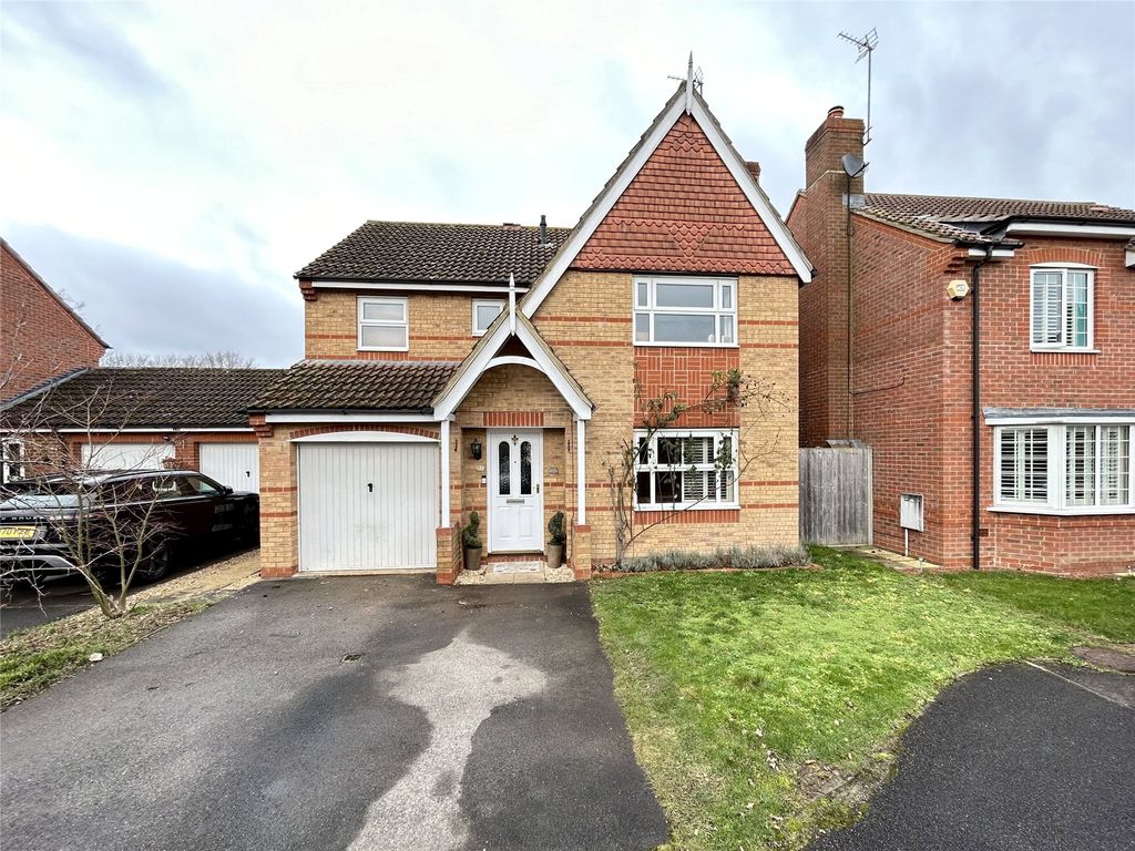 4 bed detached house for sale in Miller Drive, Winnersh, Wokingham