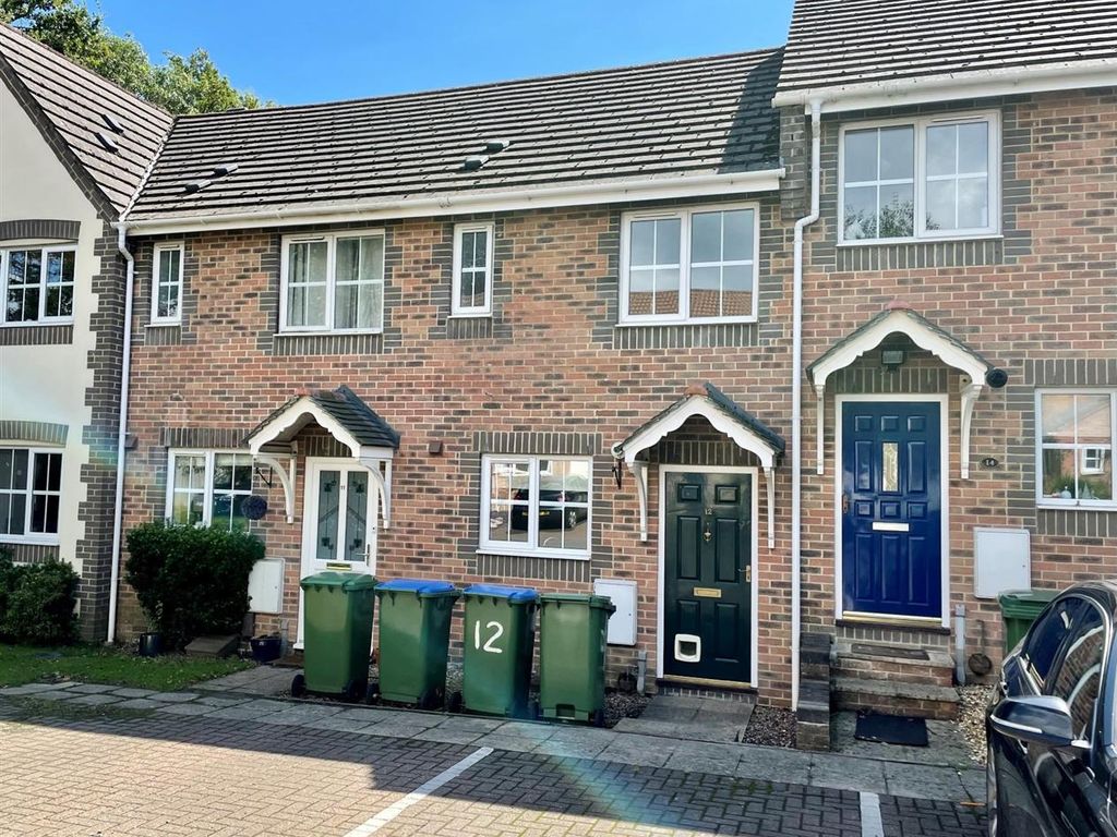 2 bed terraced house to rent in John Bunyan Close, Whiteley, Fareham