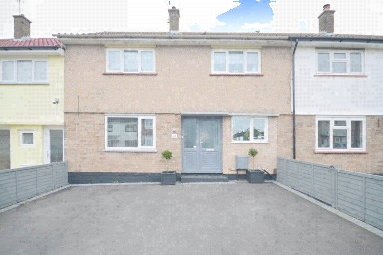 3 bed terraced house for sale in Delhi Road, Basildon, Essex SS13, £