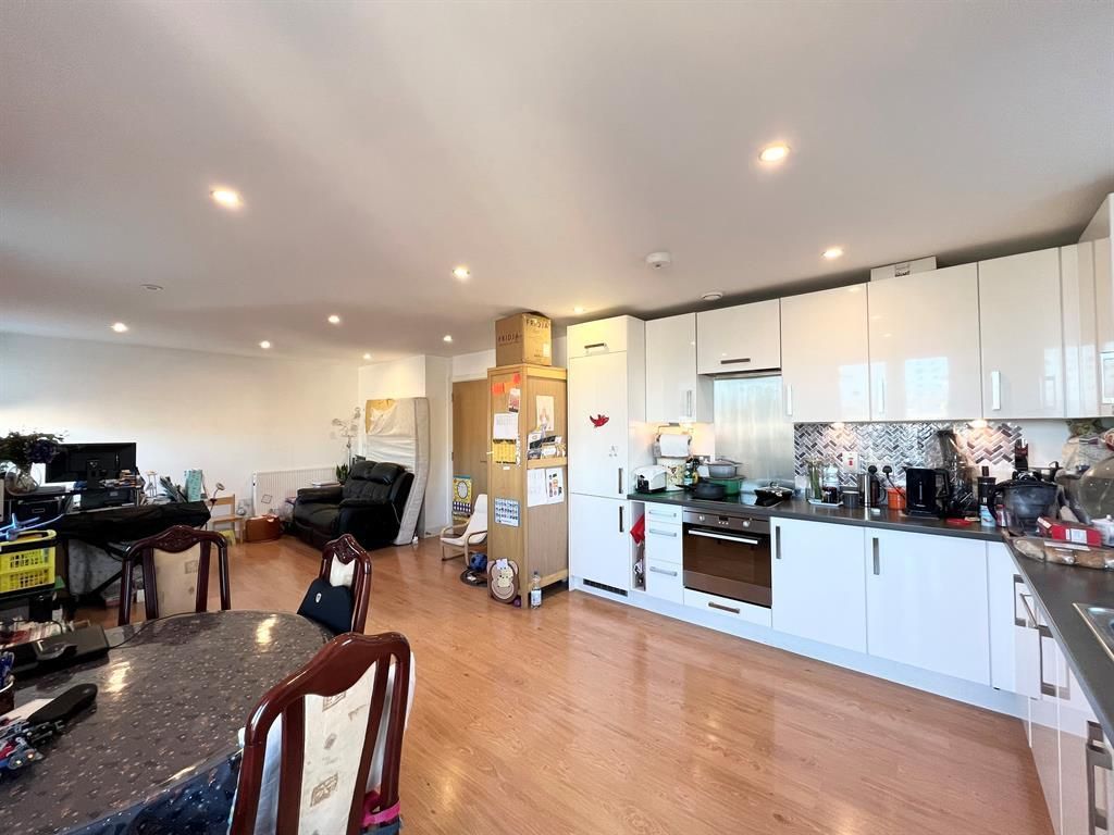 Pontes Avenue, Hounslow TW3  