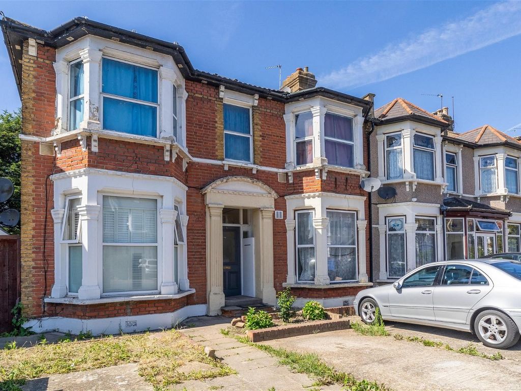 1 bed flat for sale in Norfolk Road, Seven Kings IG3, £200,000 Zoopla