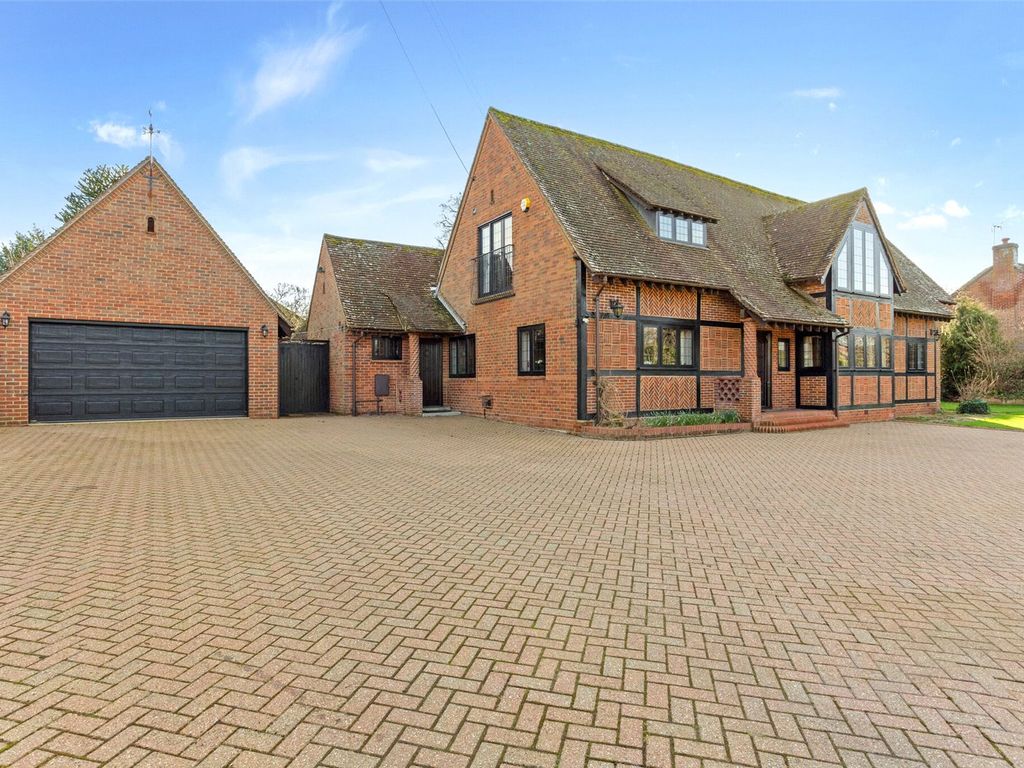 5 bed country house for sale in Pound Cottage, Bramley RG26, £1,250,000 ...