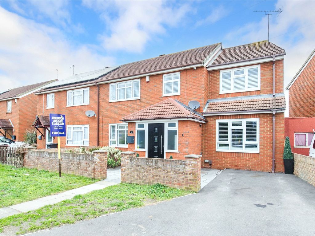 5 bed semidetached house for sale in New House Lane, Northfleet, Kent