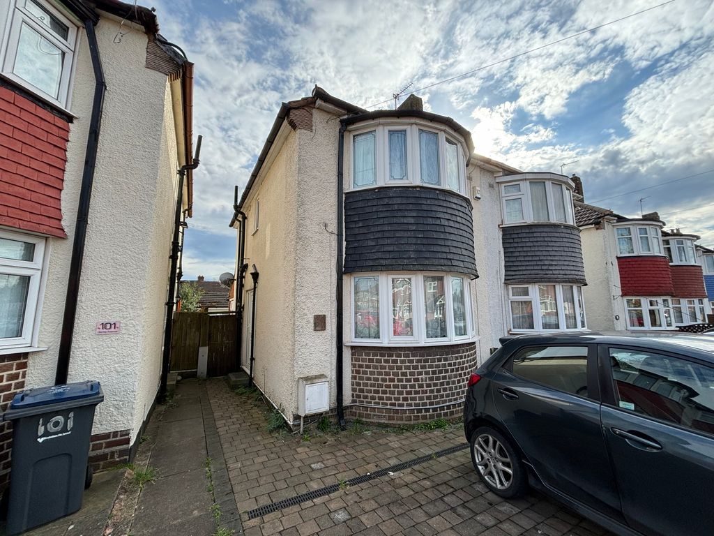 3 bed property to rent in Darley Avenue, Hodge Hill, Birmingham B34, £