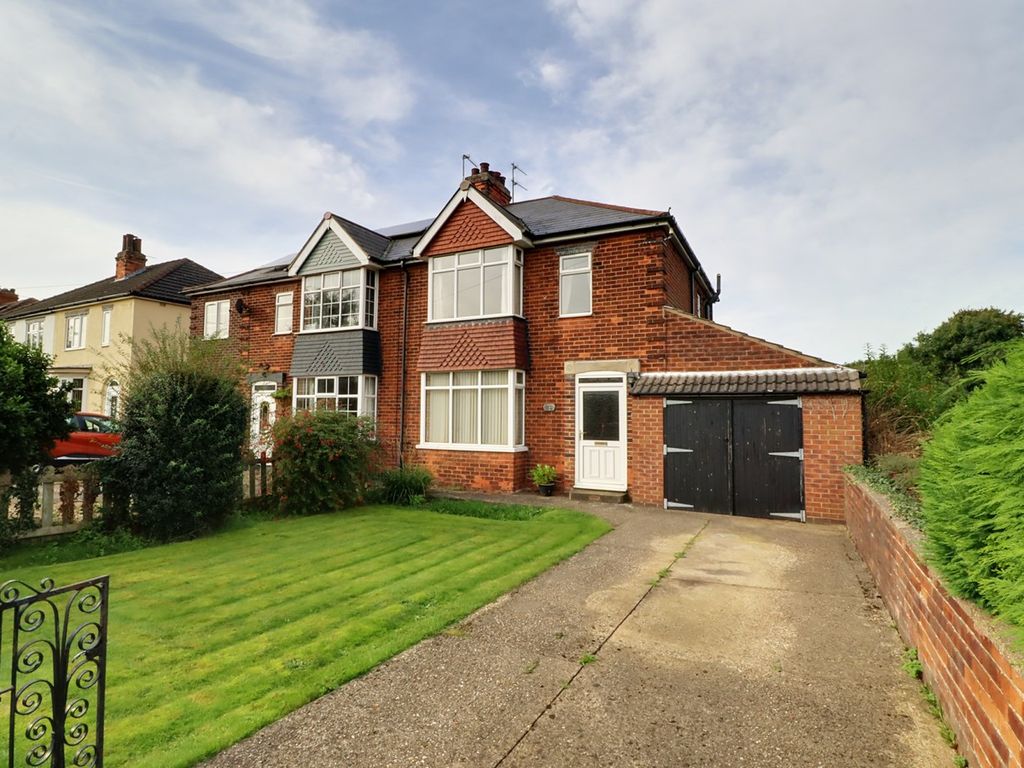 3 bed semidetached house for sale in Flixborough Road, BurtonUpon