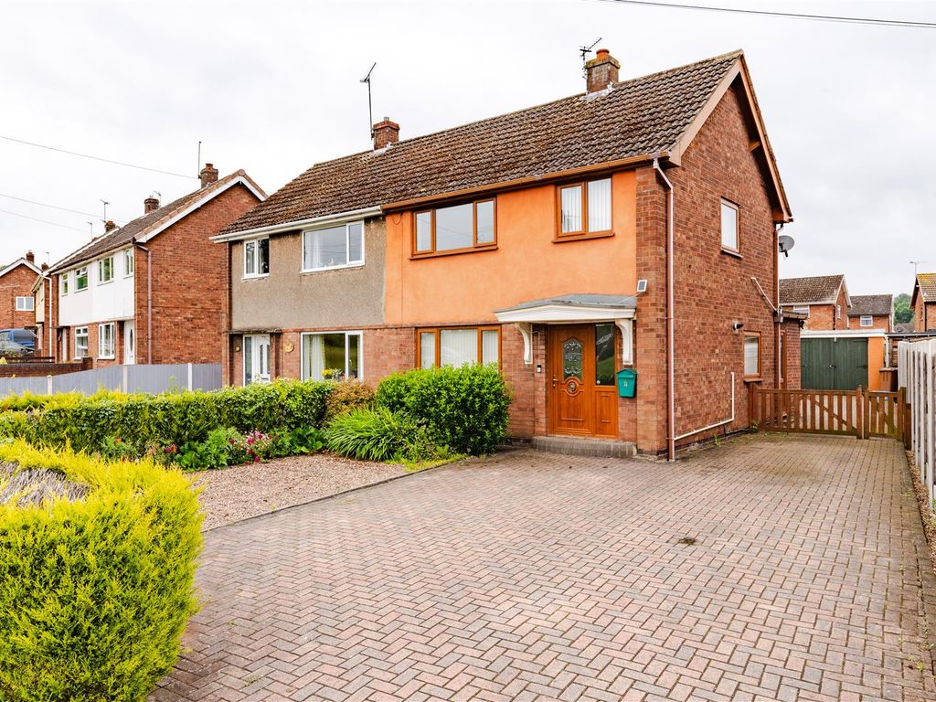 3 bed semidetached house for sale in Scotter Road, Scunthorpe DN15, £