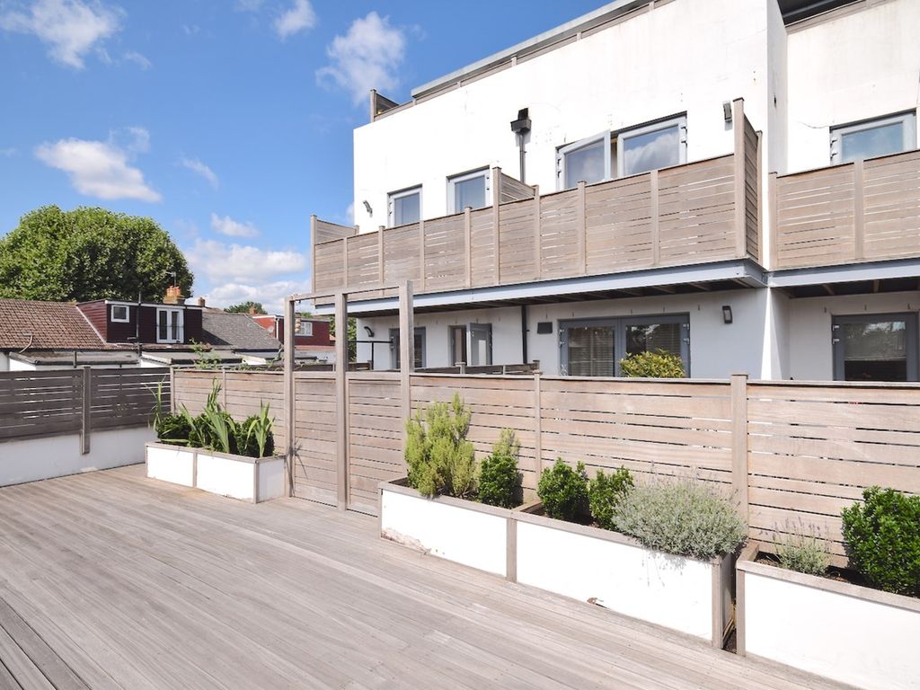 Broadway, West Ealing, Ealing W13  