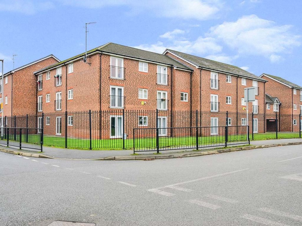 2 bed flat to rent in Lawnhurst Avenue, Wythenshawe, Manchester M23, £
