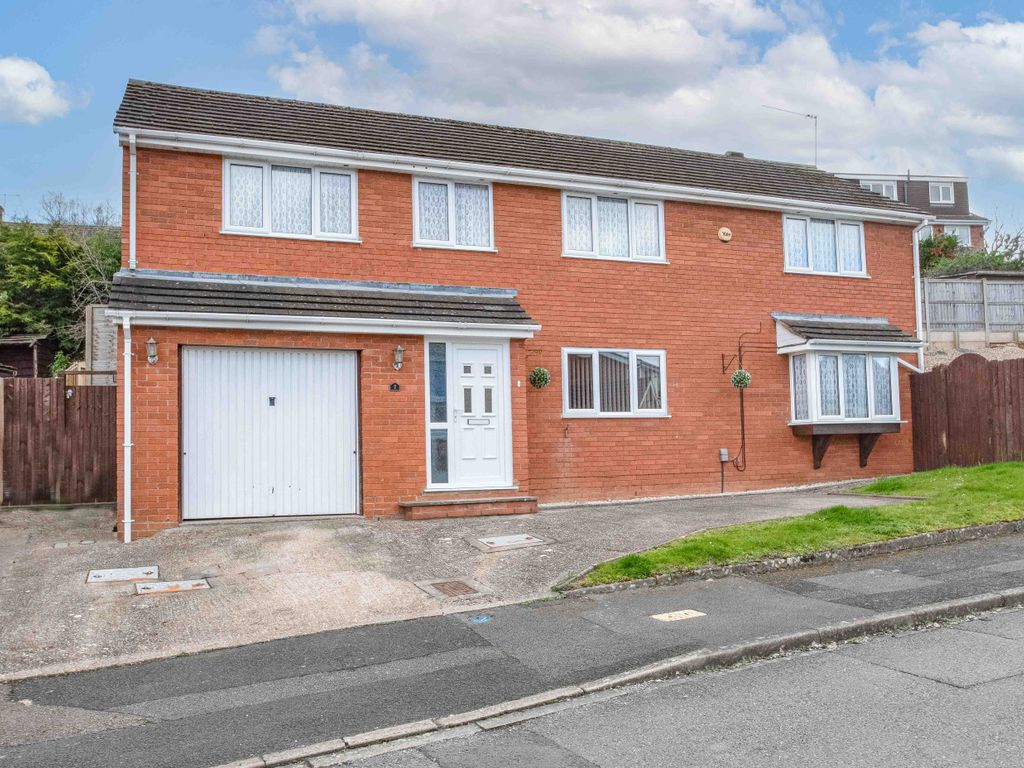 4 bed detached house for sale in Marlpool Drive, Batchley, Redditch