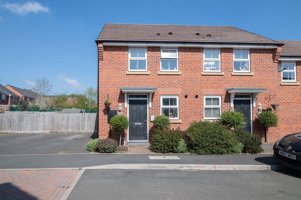 2 bed semidetached house for sale in Whetstone Street, Wirehill