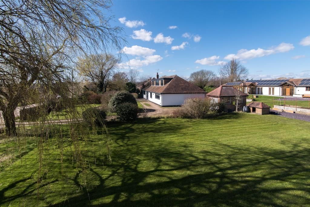 5 bed detached house for sale in Bridle Road, Burton Joyce, Nottingham