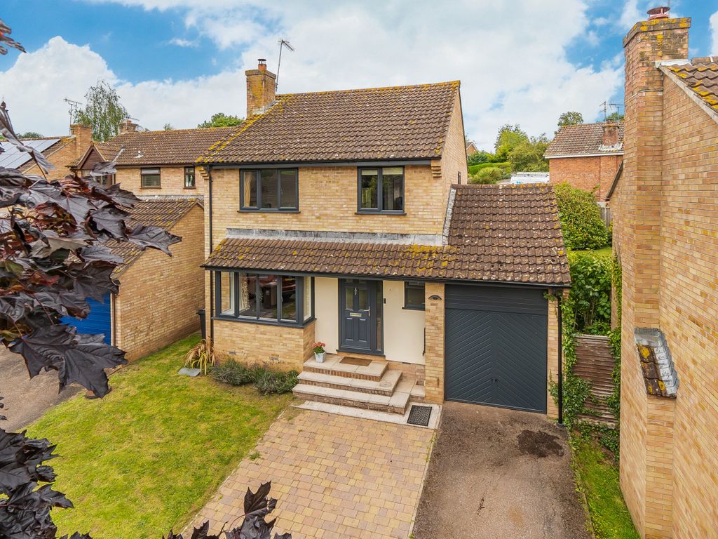 4 bed detached house for sale in Westernlea, Crediton, Devon EX17, £