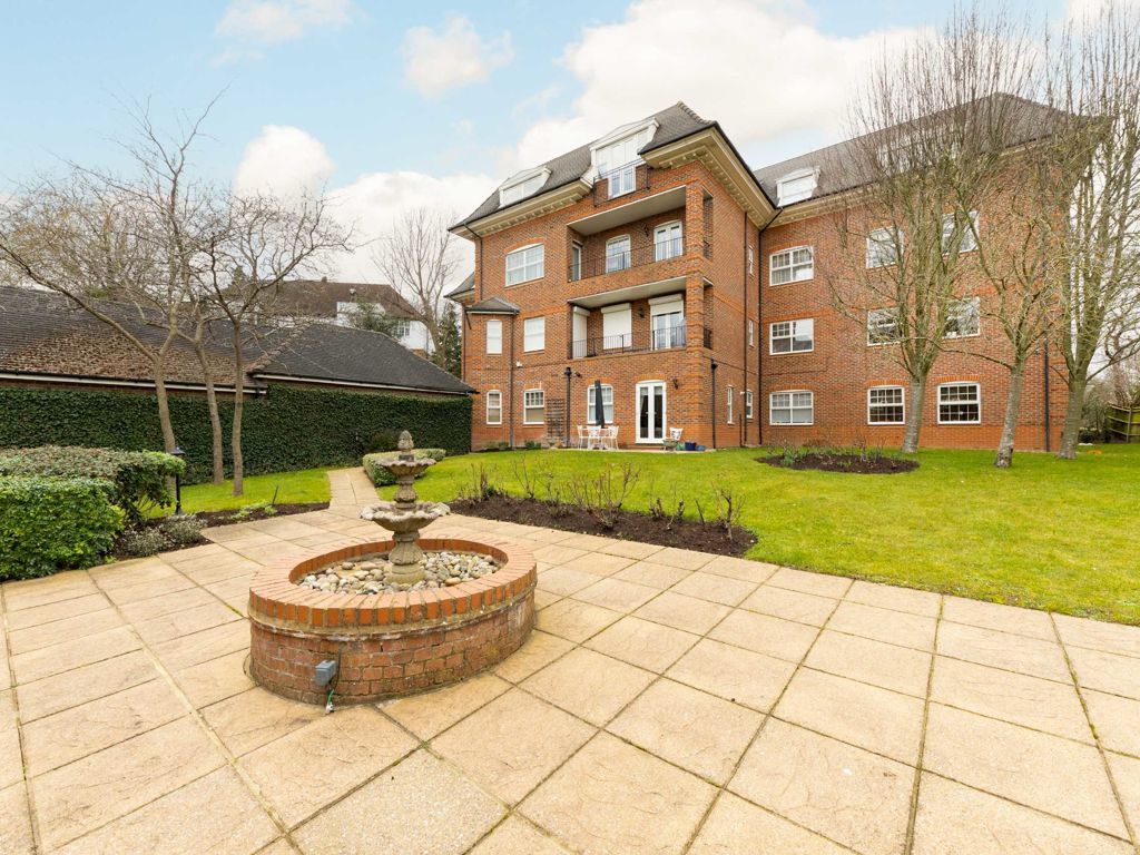 2 bed flat for sale in Turnberry Close, London NW4 Zoopla