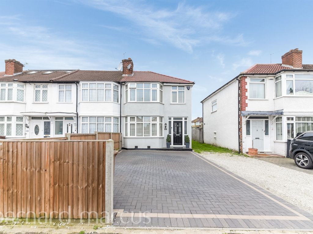 3 bed end terrace house for sale in Henley Avenue, North Cheam, Sutton
