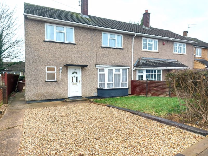3 bed terraced house to rent in Lewsey Park Court, Ravenhill Way, Luton
