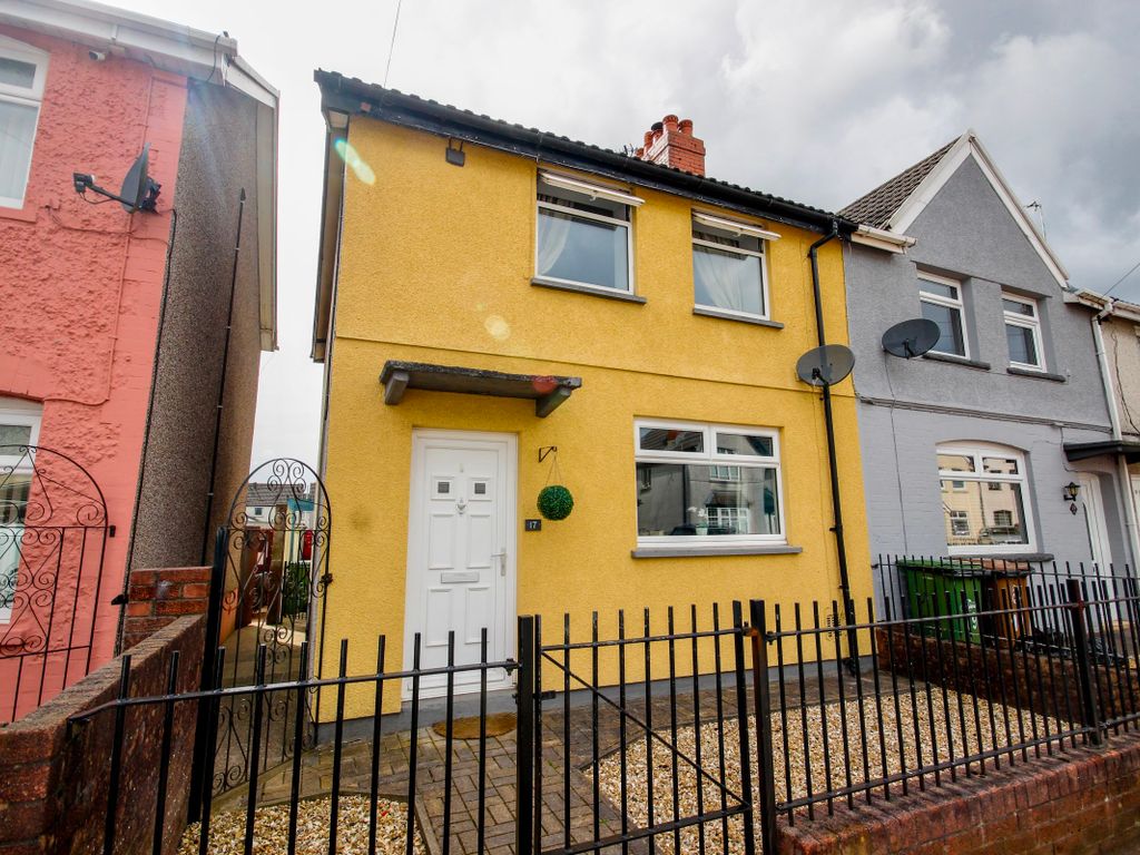 3 bed semidetached house for sale in Bedwellty Road, Cefn Fforest