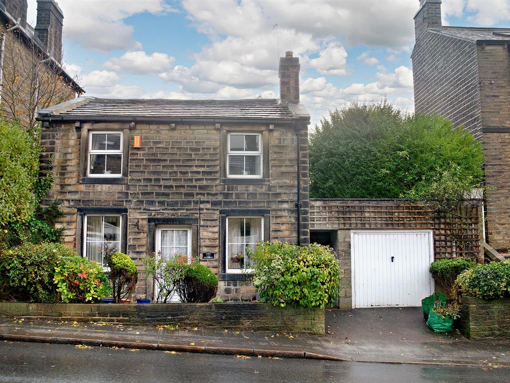 3 bed detached house for sale in Bolton Road, Silsden, Keighley BD20, £