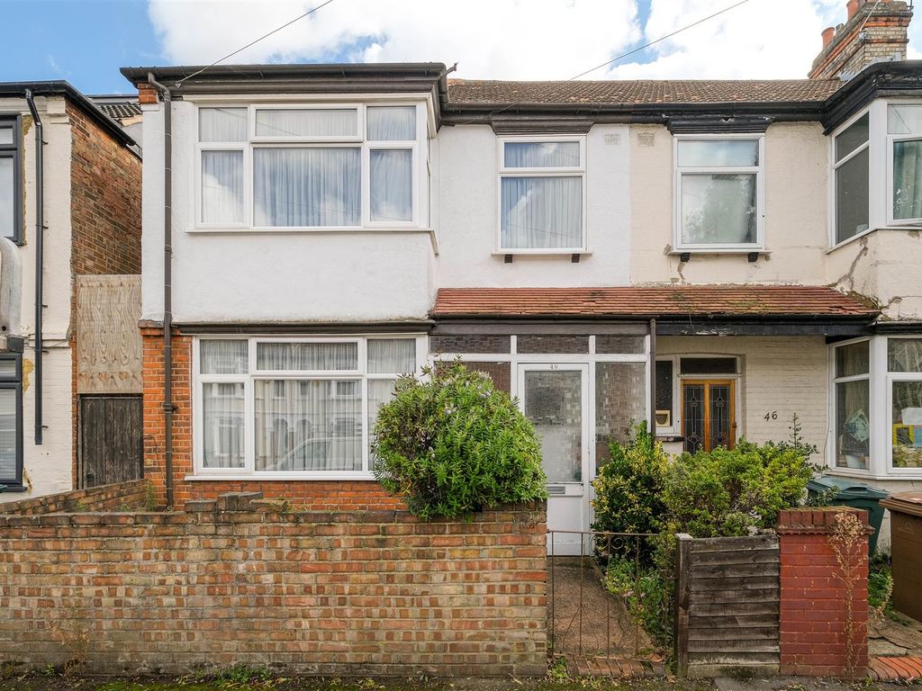 3 bed end terrace house for sale in Garner Road, London E17, £550,000
