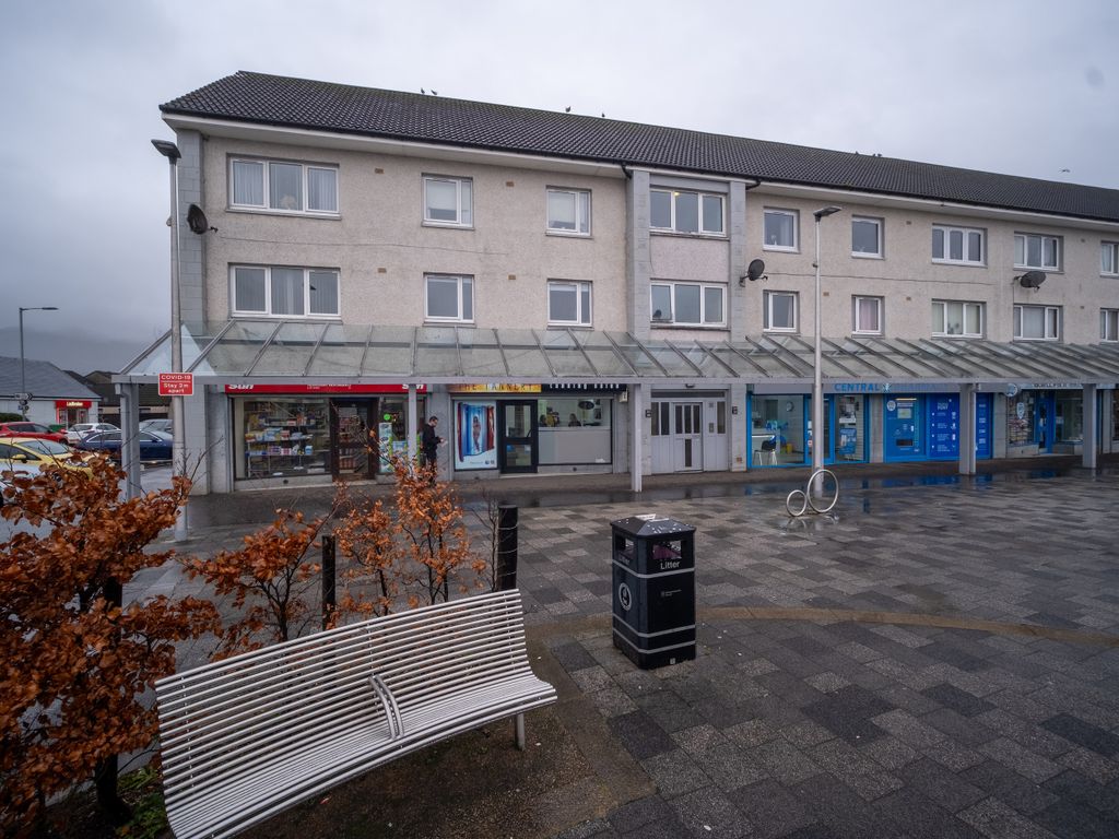 3 bed flat for sale in Tron Court, Alloa FK10, £70,000 Zoopla