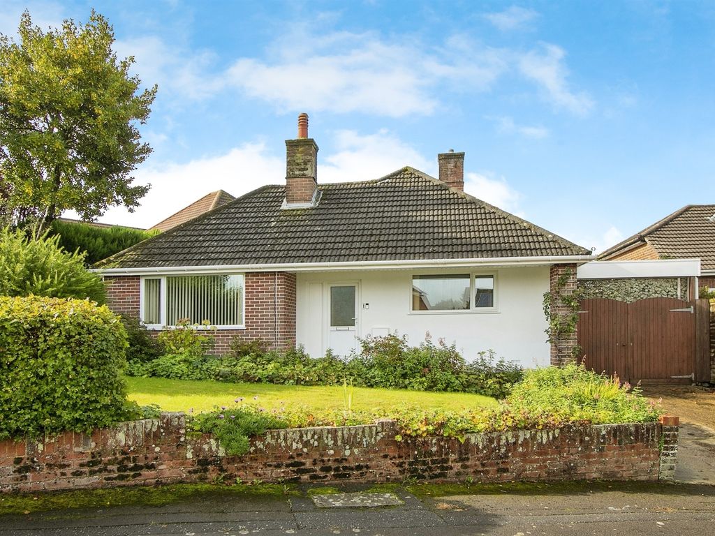 3 bed detached bungalow for sale in Headswell Gardens, Bournemouth BH10