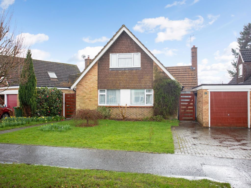 4 bed detached house for sale in Heron Way, Horsham RH13, £765,000 Zoopla