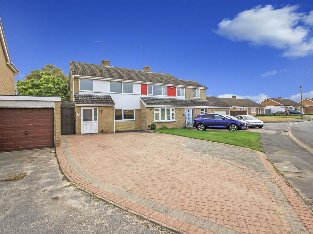 3 bed semidetached house for sale in Ashby Drive, Rushden NN10, £