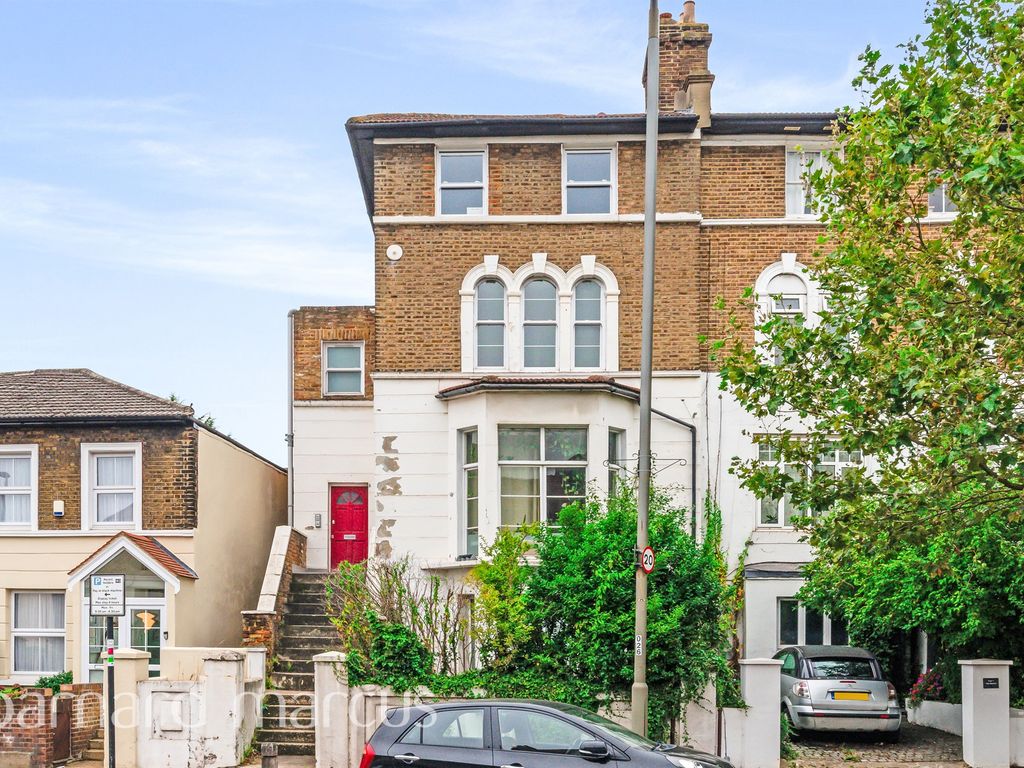 2 bed flat for sale in Merton Road, London SW18, £400,000 Zoopla