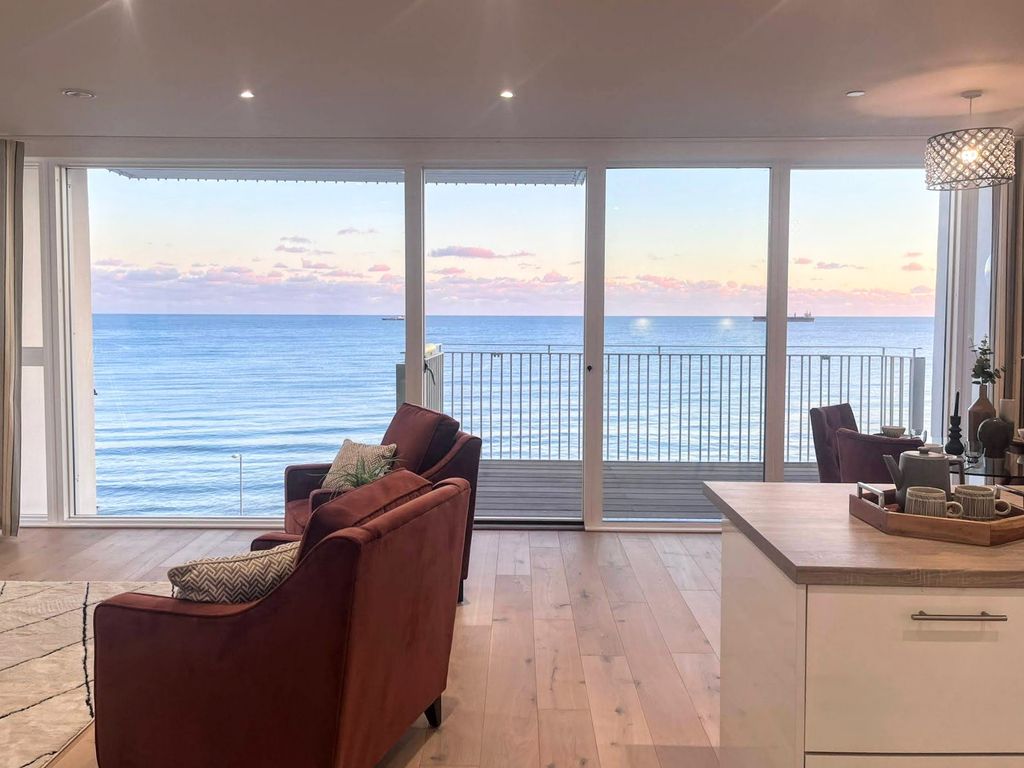 2 bed flat for sale in Cliff Road, Falmouth TR11, £600,000 Zoopla