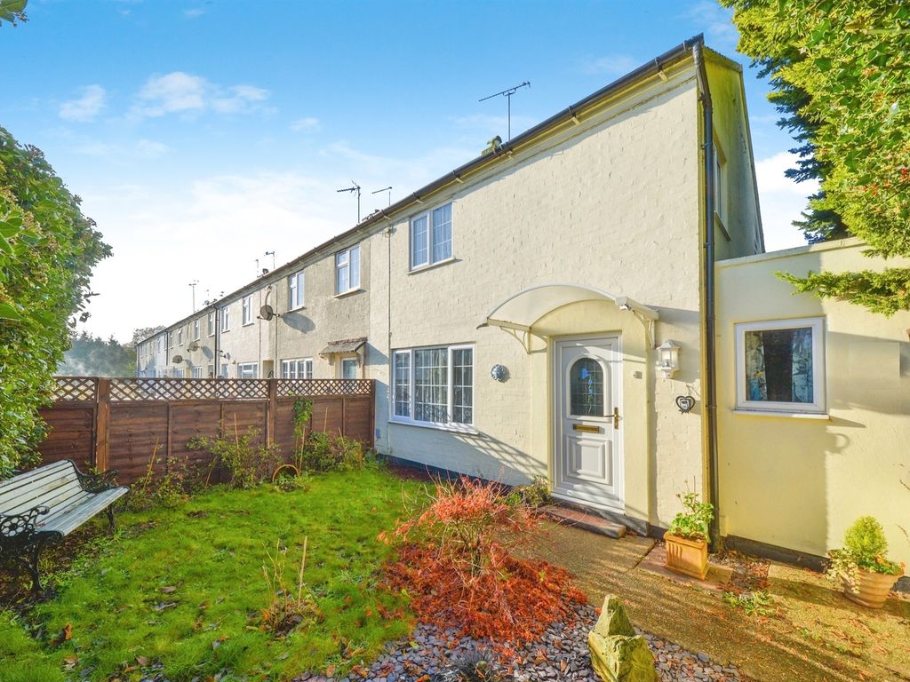 3 bed end terrace house for sale in Katescroft, Welwyn Garden City AL7