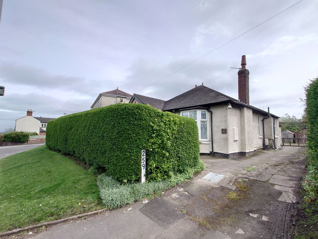 3 bed detached bungalow for sale in Congleton Road, Talke, StokeOn