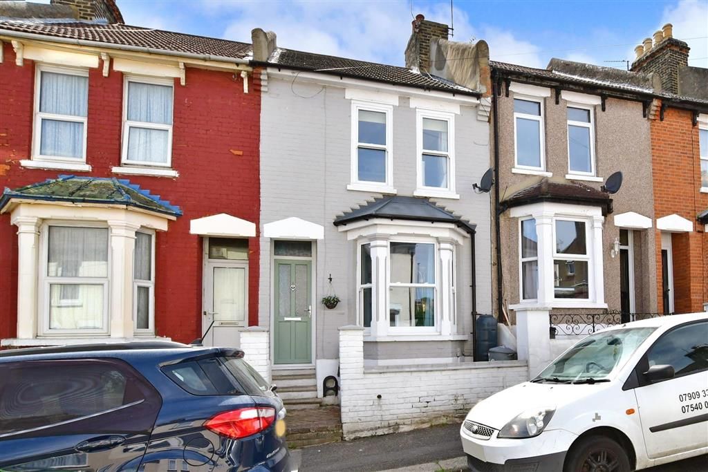 2 bed terraced house for sale in Kitchener Road, Strood, Rochester
