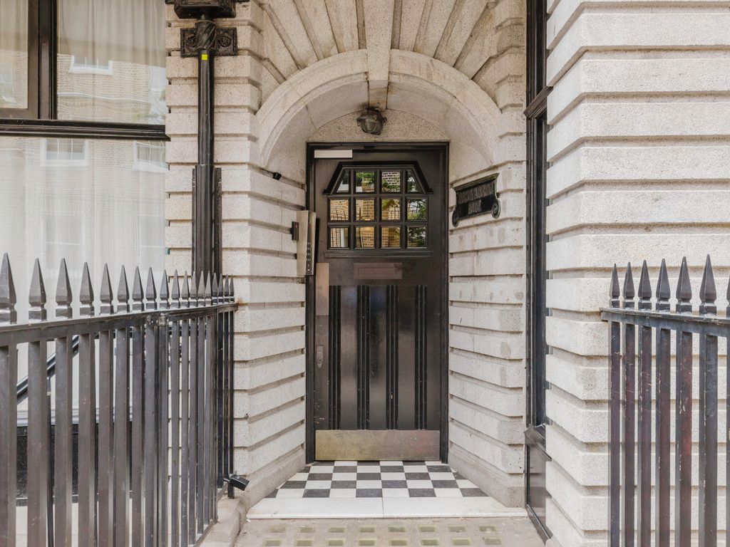 1 bed flat to rent in Fitzrovia, London W1T, £3,490 pcm Zoopla